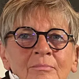 Retraitée du CHU UCL NAMUR secrétaire /coordinatrice