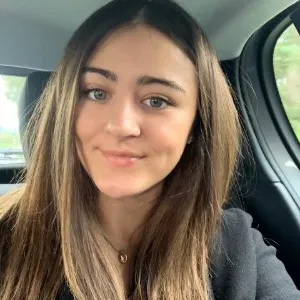 Babysitteuse avec expérience et véhiculée