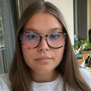 Baby-sitter expérimentée à la Garde Adhémar 