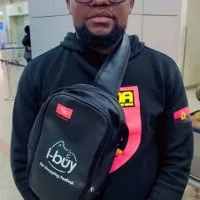 Estou a procura de emprego como cuidador idoso ou acompanha