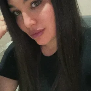 Addetta alle pulizie regolari a Catania