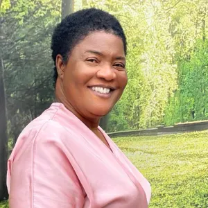 Femmes de menage dans les bureaux, dans les immeubles 