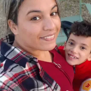 Buonasera, sono una donna. Di poesie. Offro a servizio 