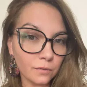 main sur le coeur aide a domicile en Isère 