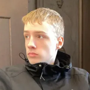 Baby-sitter non expert en  matiere et ayant besoin d'argent