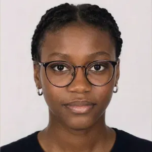 Baby-sitter sérieuse et attentionnée à Paris