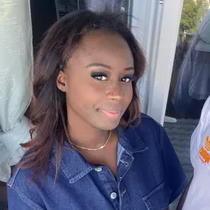  Baby-sitter de confiance, douce et pleine d'énergie !