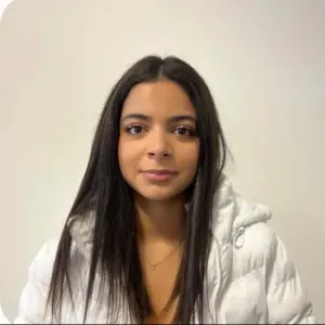 Experienced babysitter looking for a job 