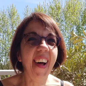 Baby-sitter expérimentée et avec experience en micro creche 