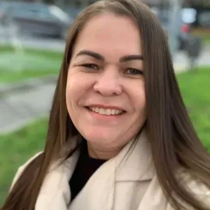 Empregada de limpeza disponível na zona da Maia