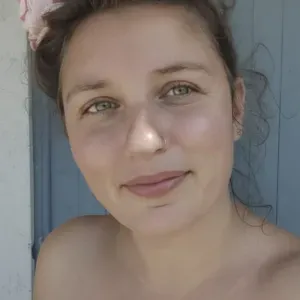 Baby-sitter disponible pour le jour de l'an 