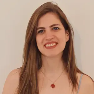 Caring & Creative Babysitter – Multilingual & Reliable