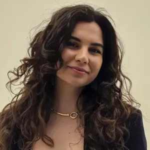 Babysitter simpatica e gentile a Bari 