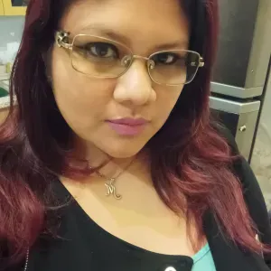 Mi offro come baby sister x pulizia o stiro