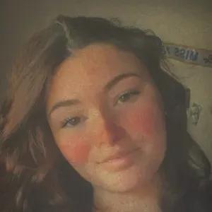 Baby-sitter expérimentée avec les enfants 