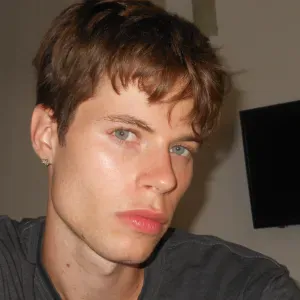 Adrian Brazilian pet sitting I loved cats and dogs 