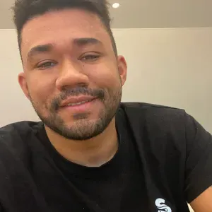 Moro em Matosinhos sou montador de móveis 