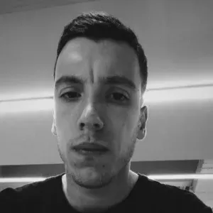 Posição para uma babysitter - cuidados infantis em Almada