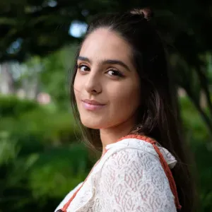 Babysitter com formação em Auxiliar de Ação Educativa 