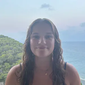 Baby-sitter sérieuse et expérimentée à Agen