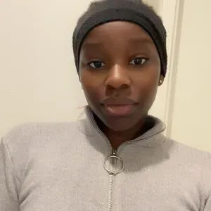 Baby-sitter attentionnée et disponible dans le 95,93 et 75