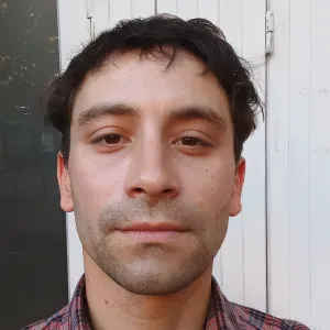Méticuleux et soucieux du détail.  mon grand-père m'a élevé.