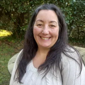 Cuidadora responsável e dedicada