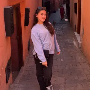 Babysitteuse bienveillante, flexible et toujours souriante!