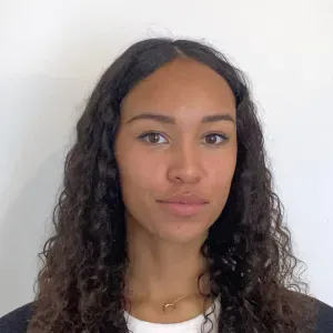 Disponible pour chouchouter vos animaux  à Paris et Nantes