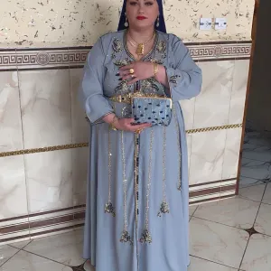 Femme de manège disponible sur Sete