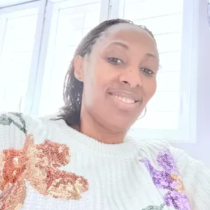 Expérience de12 ans  à Paris expérimentée de 3ans et 6 ans 