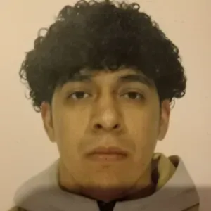 Addetto pulizie giovane responsabile 