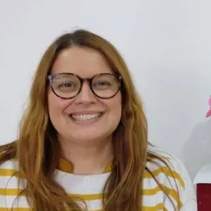 Babysitter com formação em Educação | Paredes