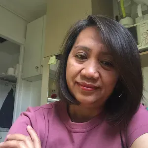 filipina searching for a job as babysitter