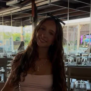 Bubbly babysitter looking for a job!