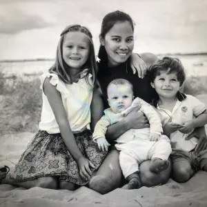 Garde d'enfants à plein temps". 