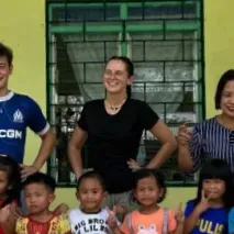 Babysitter expérimentée et bienveillante