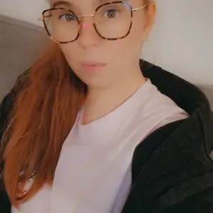 Baby- sitter expérimenté dans la garde 