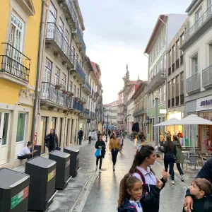 Aide ménagère, agent d'entretien