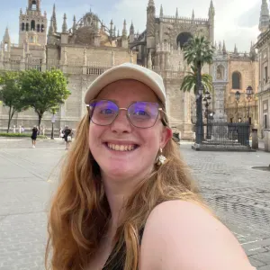 Babysitter c/ experiencia disponível na zona Centro