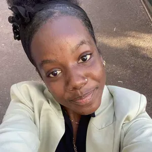 Baby-sitter expérimenté à bollene 