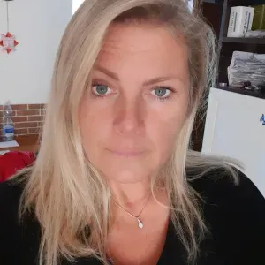 Cerco lavoro come pulizie uffici,banche, studi