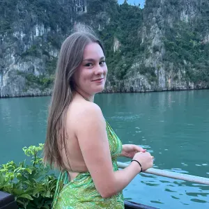 Baby-sitter expérimentée , à l'écoute de vos enfants