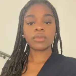 Baby-sitter étudiante disponible soirs & week-ends