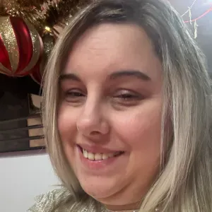 Femme de ménage sérieuse et organisée 