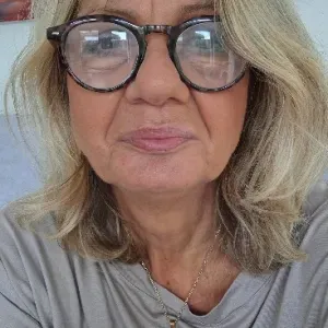 Dame de compagnie très attentionée