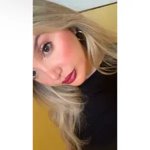 Laureata in lingue e culture moderne