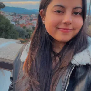 Professional babysitter looking for job in nantes