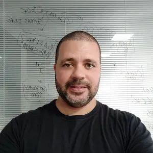 Pet Sitter para cão de pequeno porte (Shih Tzu) em Estômbar