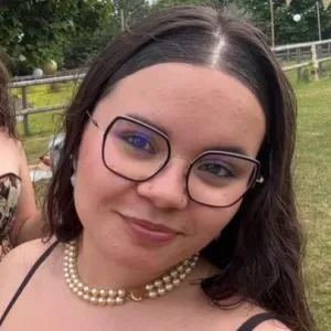 Baby-Sitter avec des enfants en bas âge.